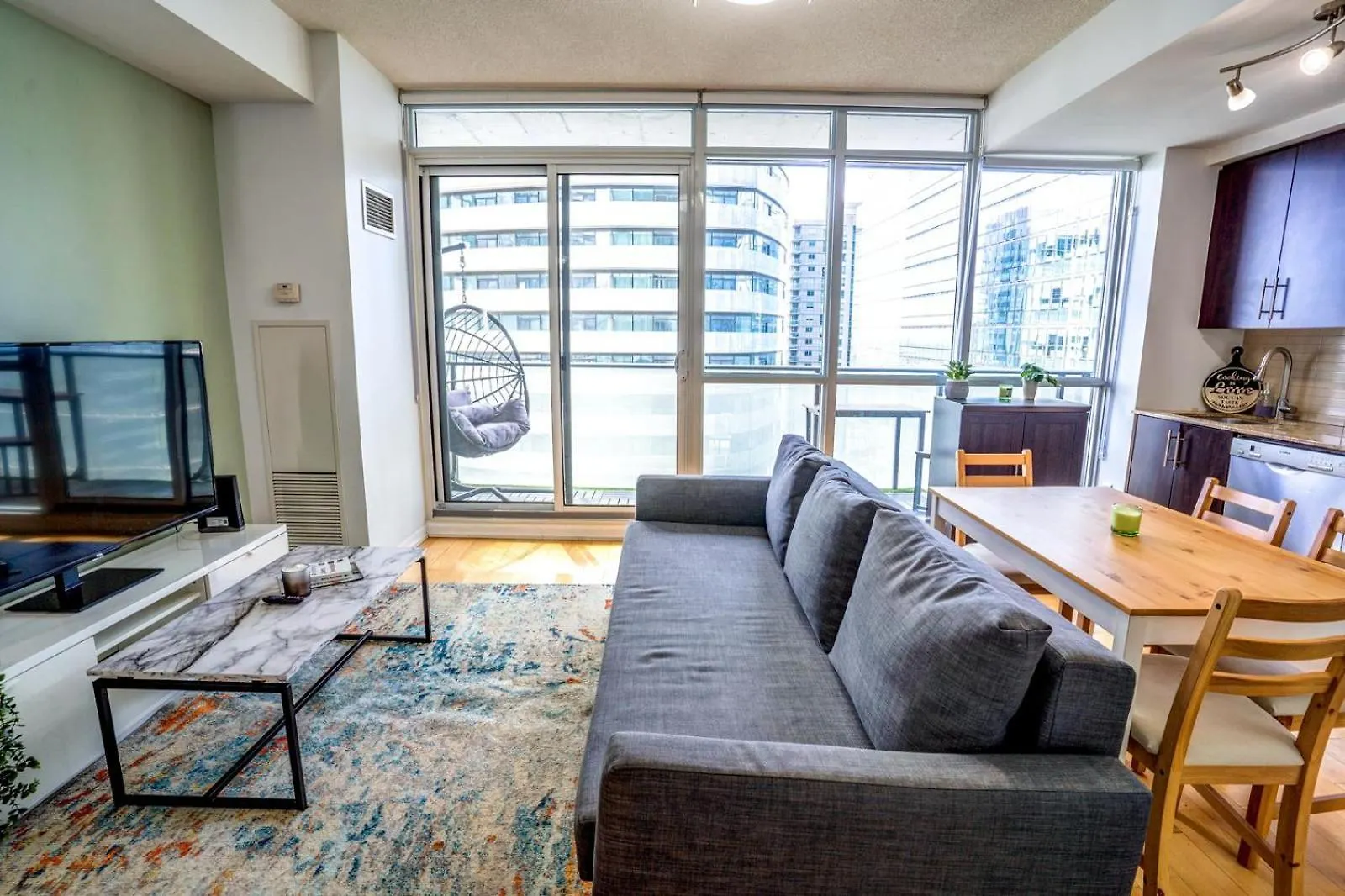 Apartment Spacious Condo Next To Cn Tower Toronto Canada