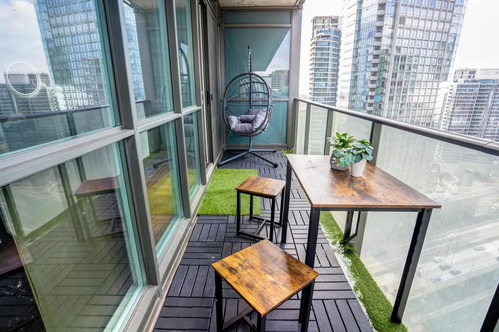 Apartment Spacious Condo Next To Cn Tower Toronto