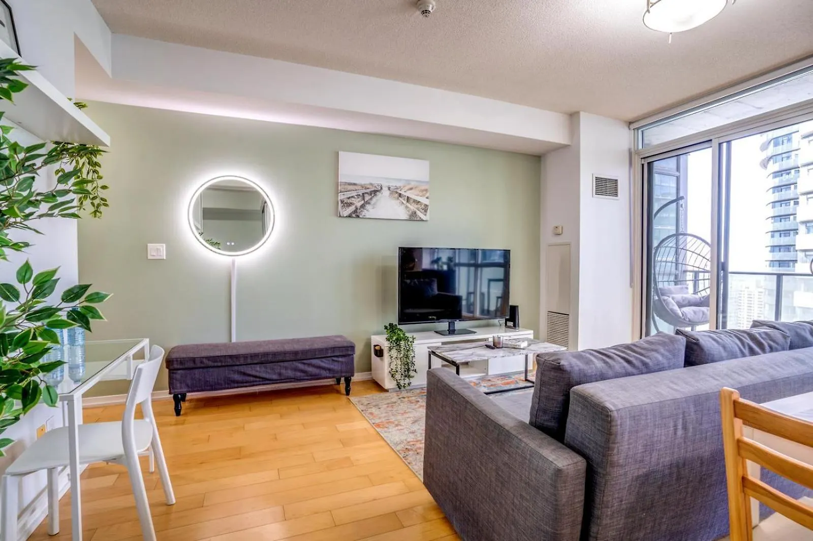 Spacious Condo Next To Cn Tower Toronto 0*,  Canada
