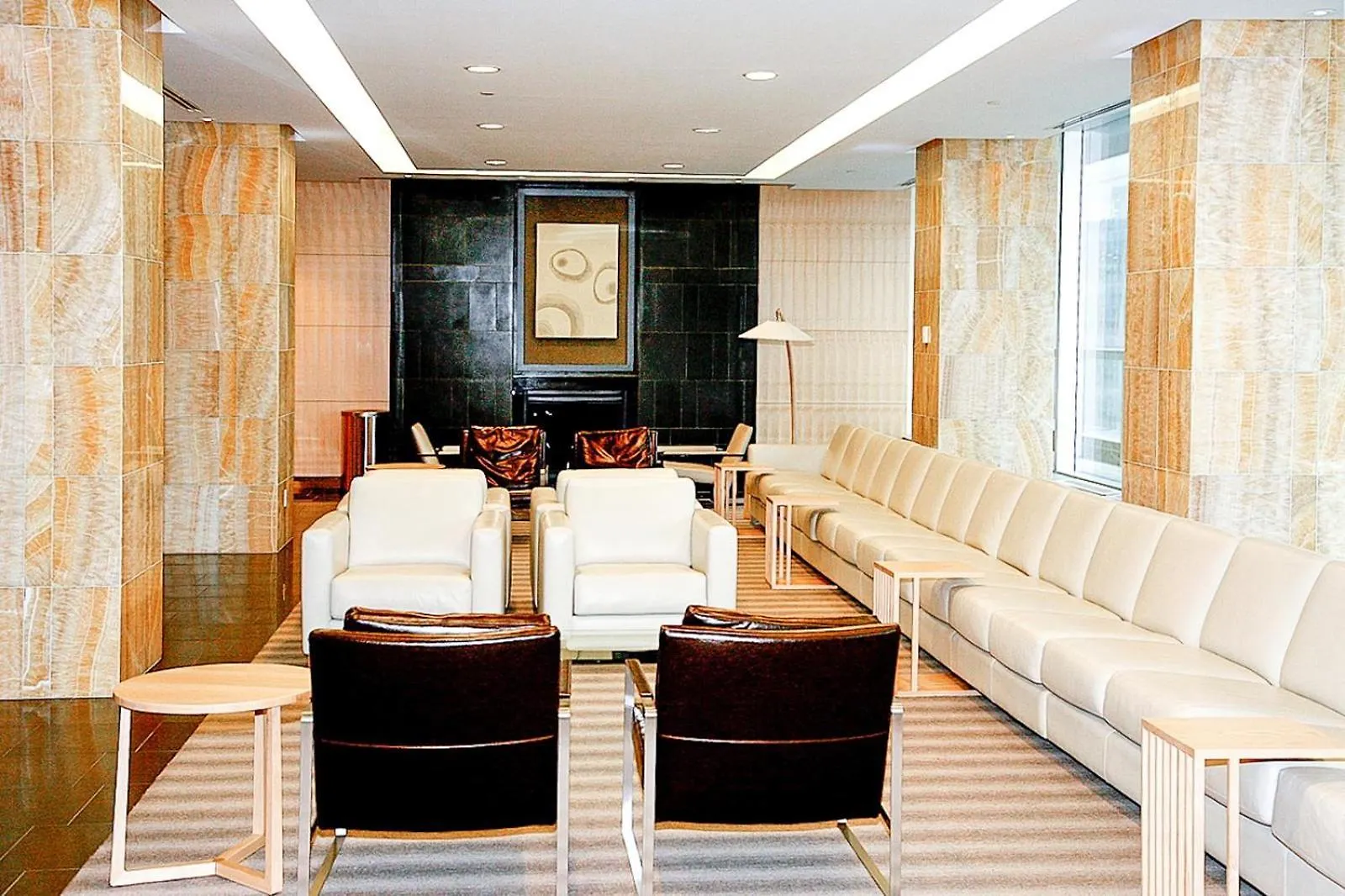 Spacious Condo Next To Cn Tower Toronto 0*,