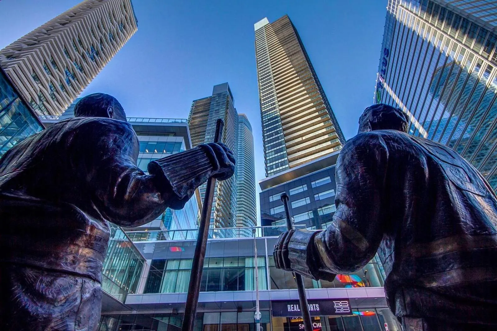 Spacious Condo Next To Cn Tower Toronto Apartment